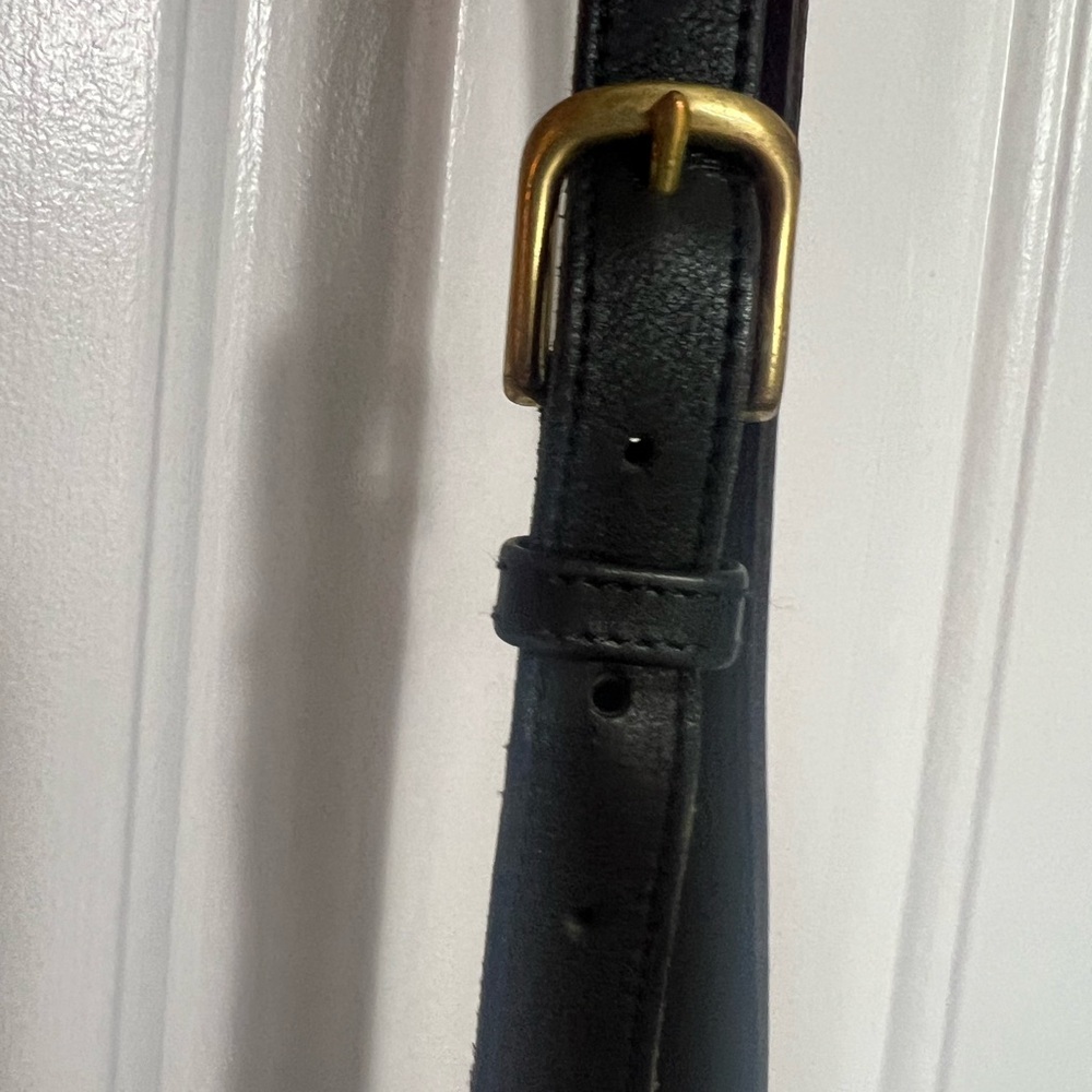 Vintage Coach Black Leather Crossbody with Gold Turnlock - Picture 6 of 9